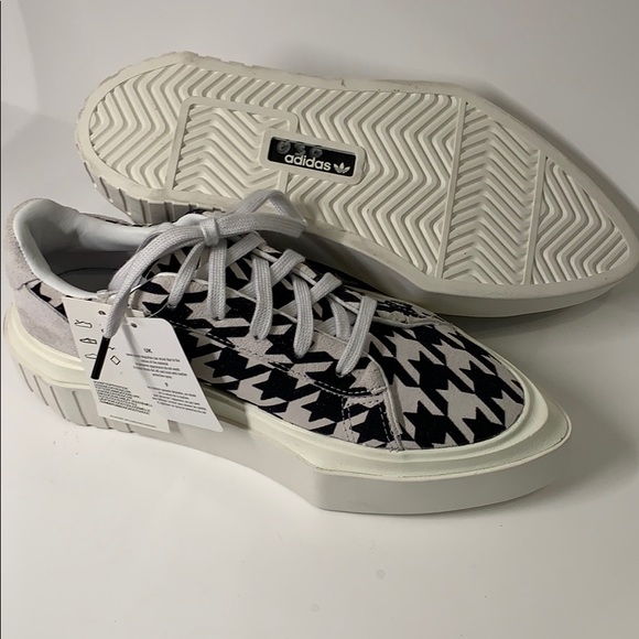 Adidas Hypersleek Originals NWT Statement Shoes - Picture 5 of 9
